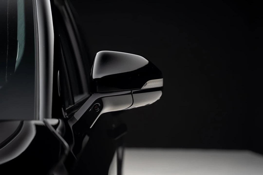 2023 Rivian R1S - Image 14 of 21
