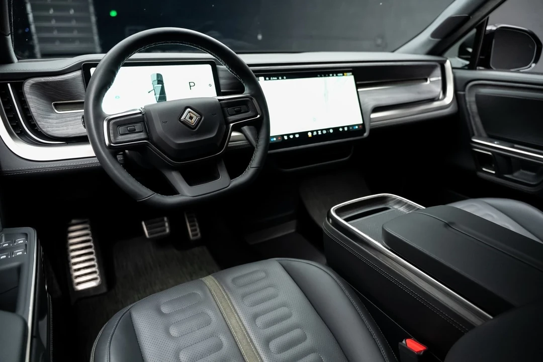 2023 Rivian R1S - Image 2 of 21