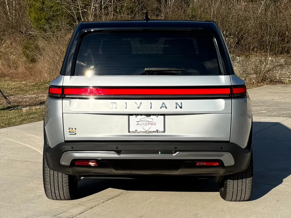 2023 Rivian R1S - Image 6 of 21