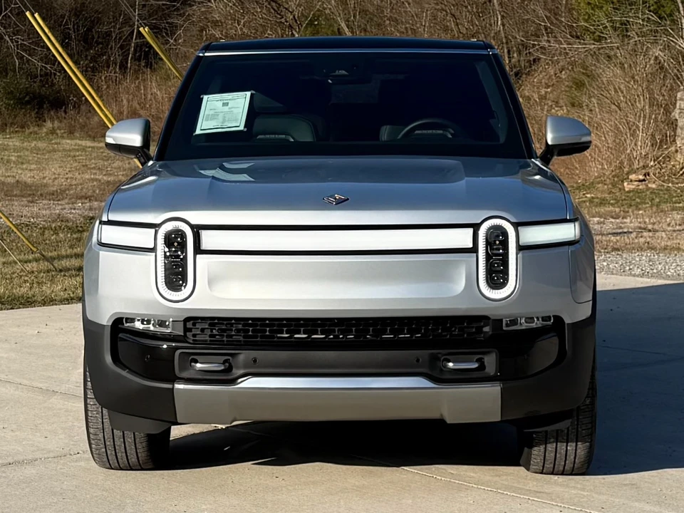2023 Rivian R1S - Image 5 of 21