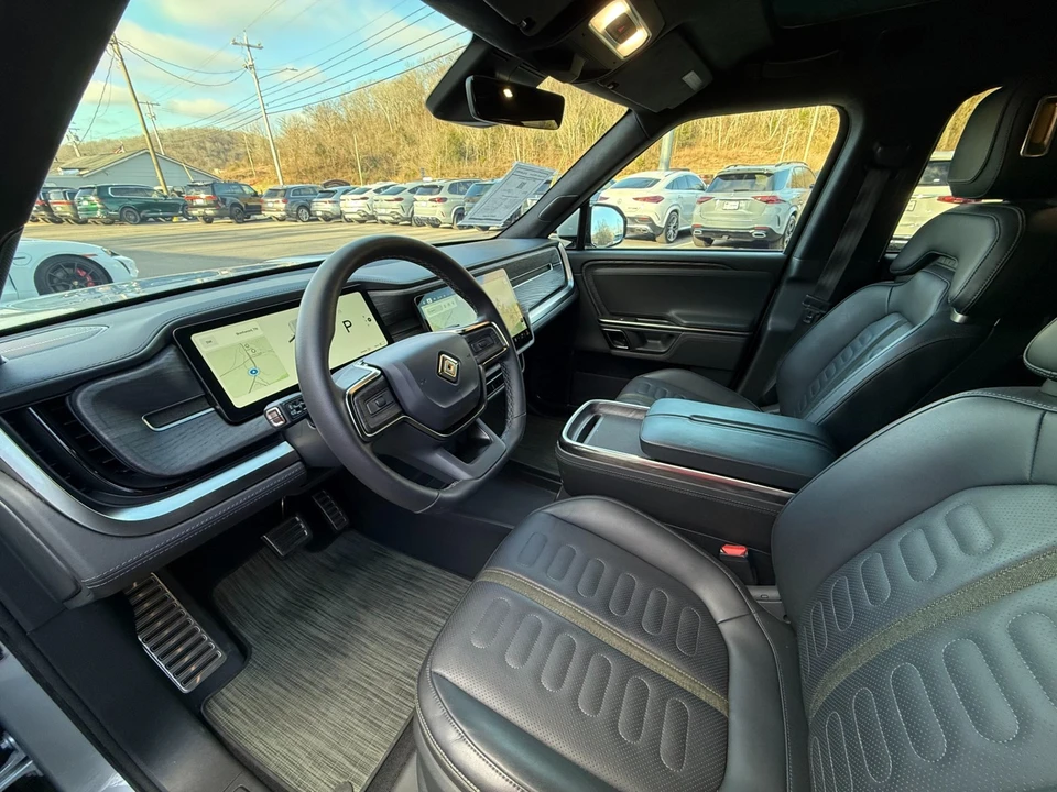 2023 Rivian R1S - Image 15 of 21