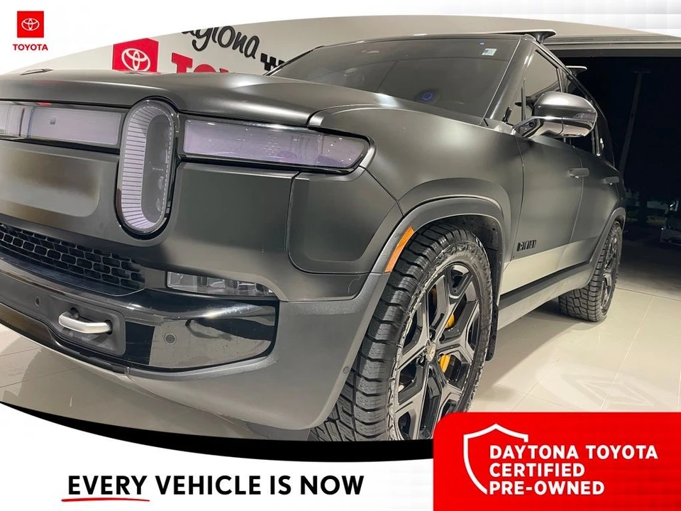 2023 Rivian R1S - Image 10 of 12