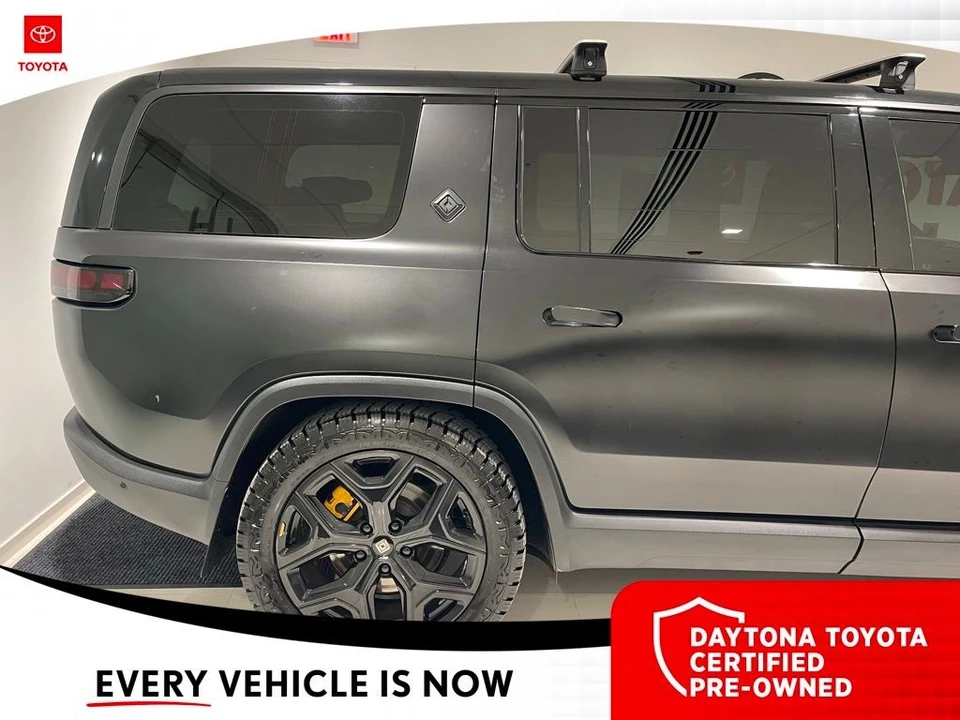 2023 Rivian R1S - Image 5 of 12
