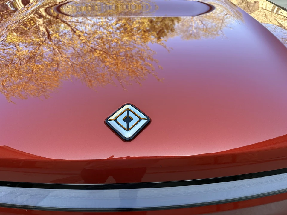 2023 Rivian R1S - Image 10 of 31