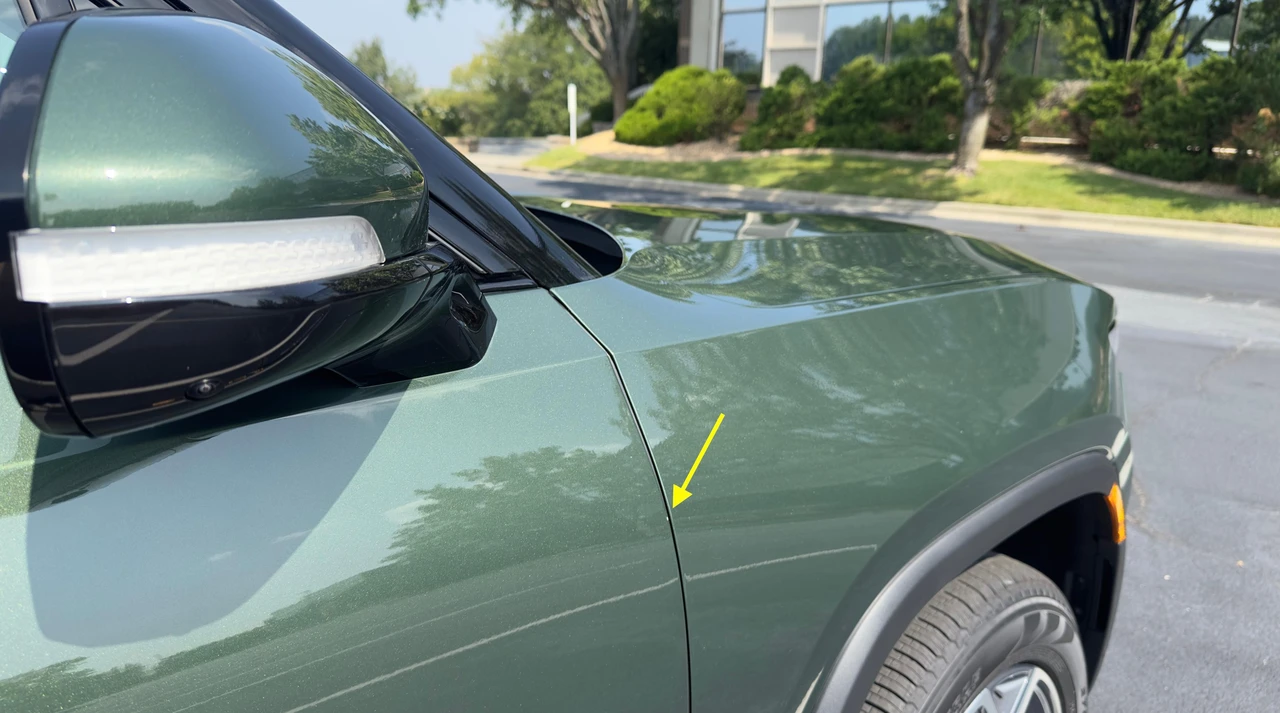 2023 Rivian R1S - Image 27 of 31