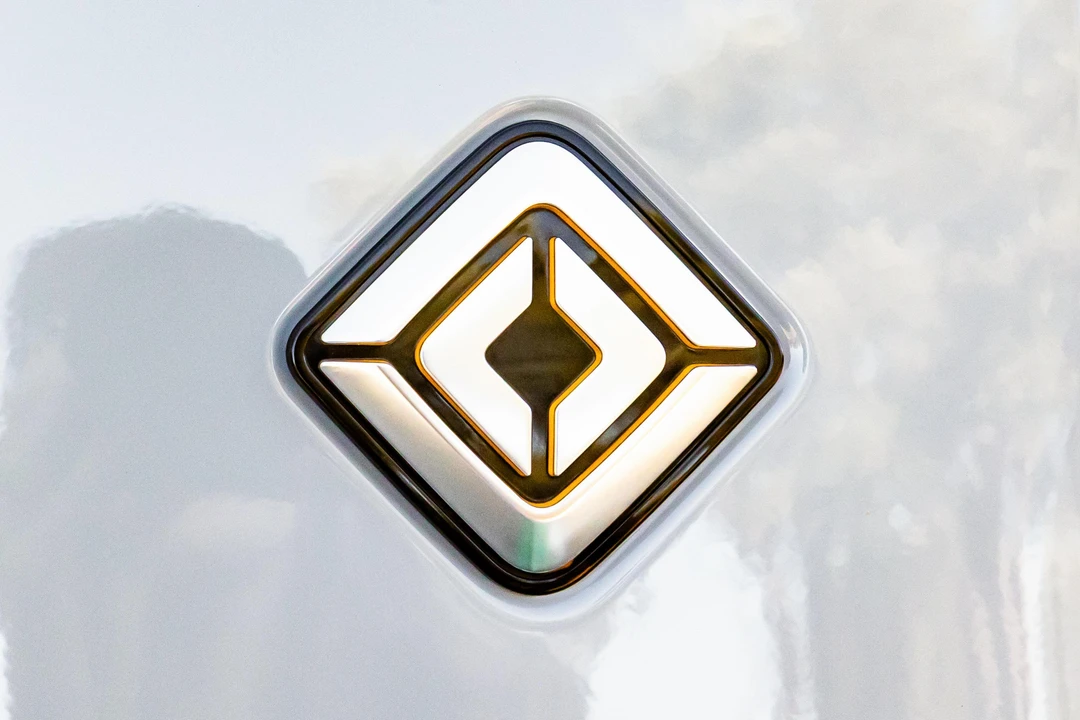 2023 Rivian R1S - Image 24 of 31