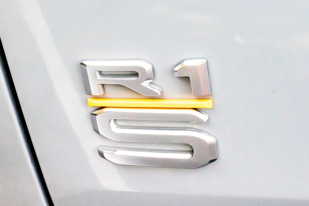 2023 Rivian R1S - Image 26 of 31