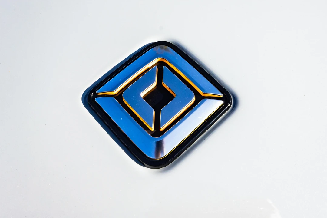 2023 Rivian R1S - Image 28 of 31
