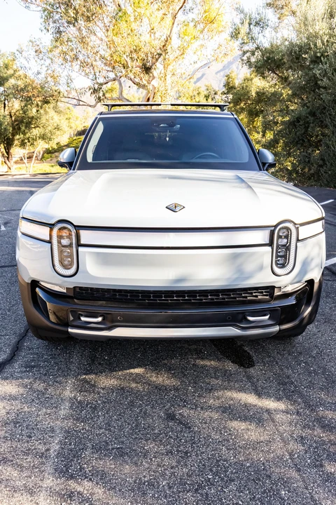 2023 Rivian R1S - Image 30 of 31