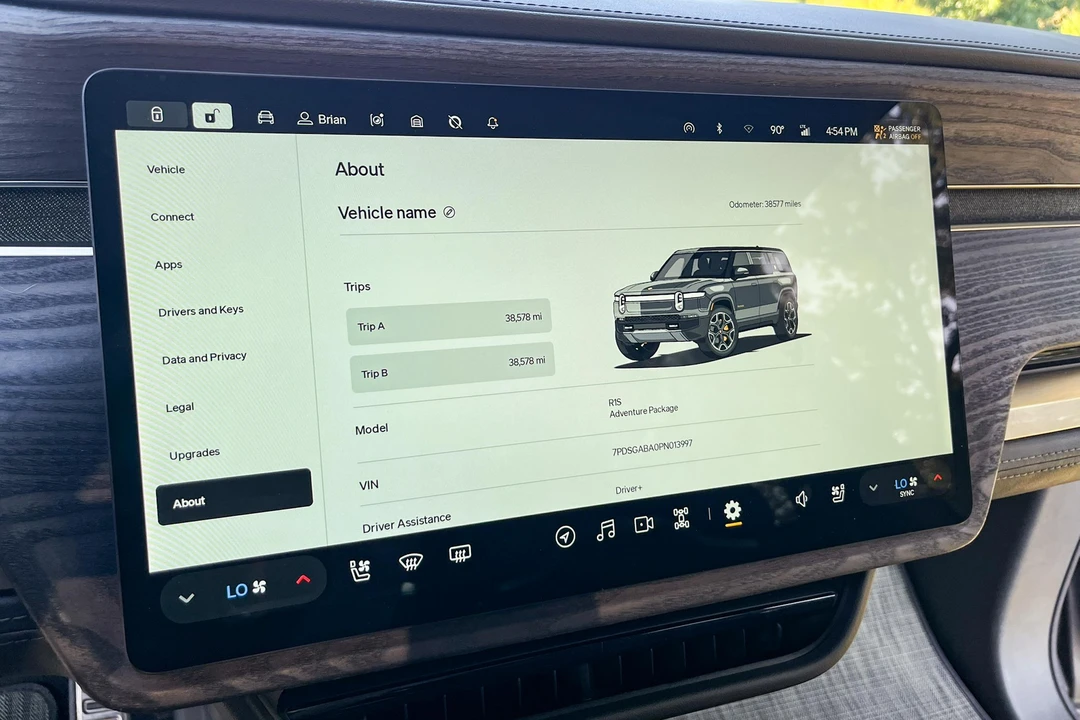 2023 Rivian R1S - Image 31 of 31