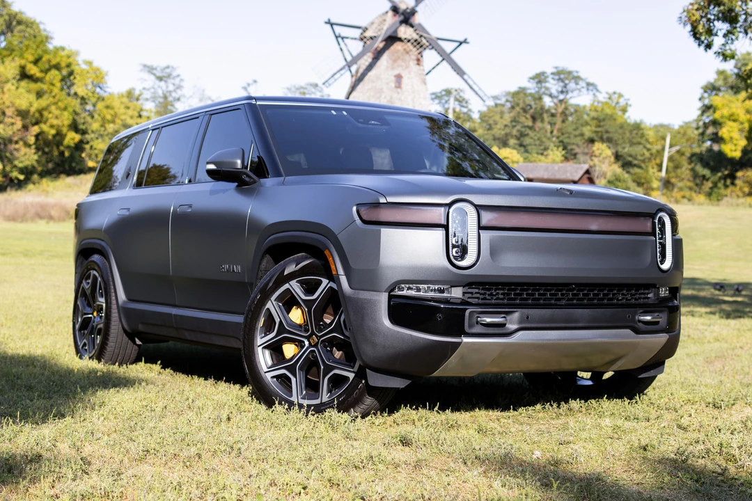 2023 Rivian R1S - Image 11 of 31