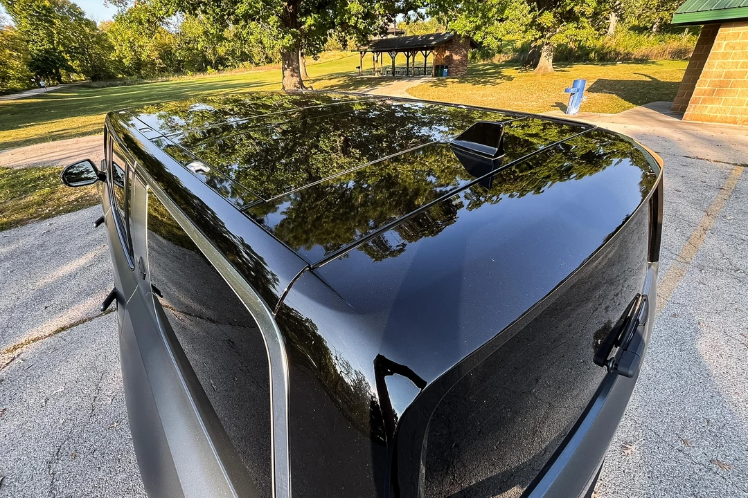 2023 Rivian R1S - Image 16 of 31