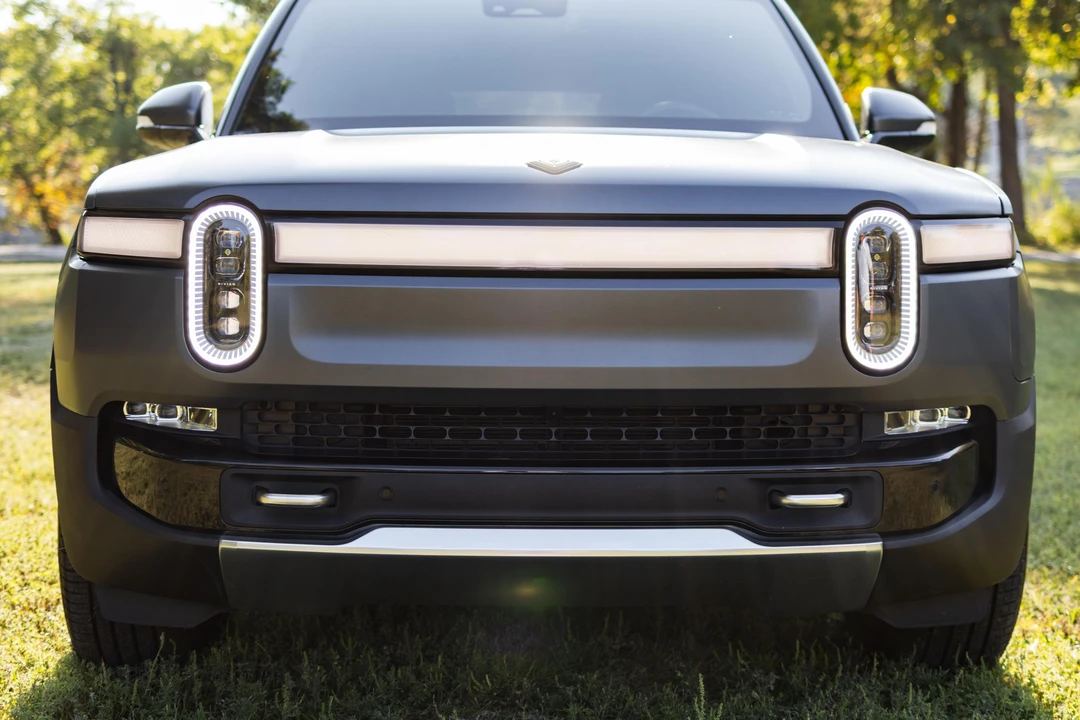 2023 Rivian R1S - Image 14 of 31