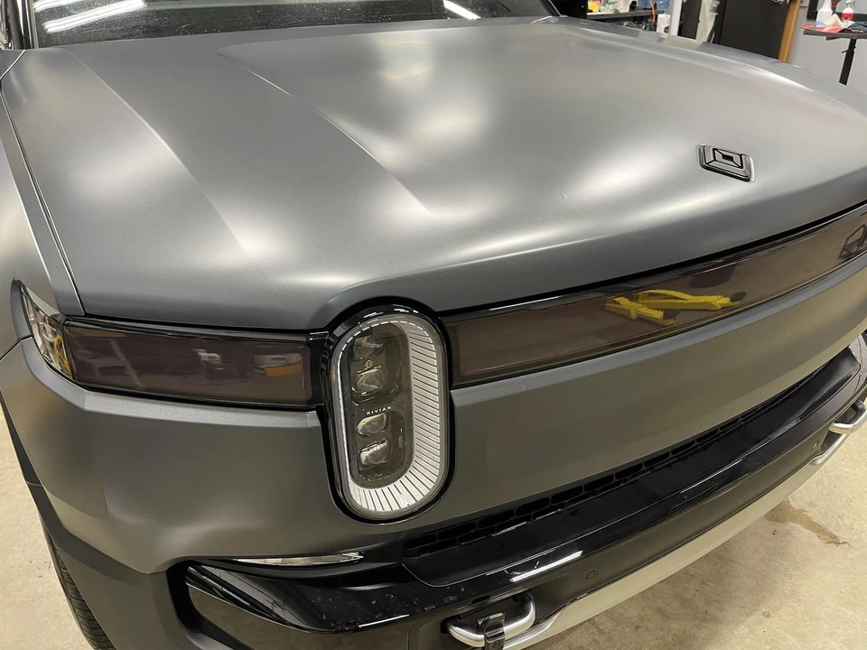 2023 Rivian R1S - Image 12 of 31