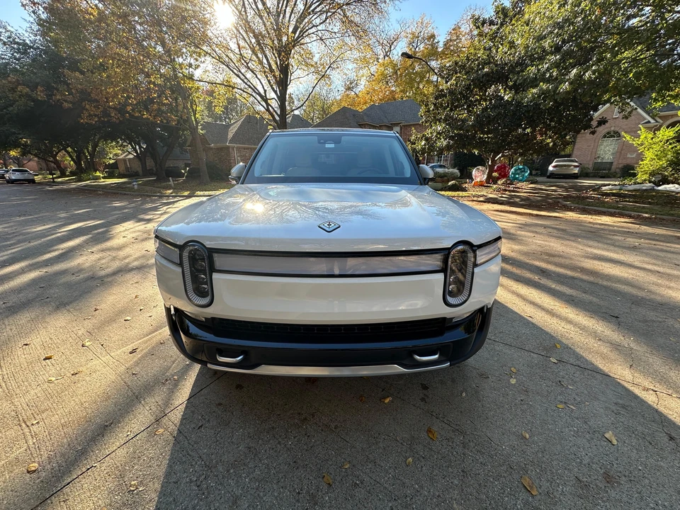 2023 Rivian R1S - Image 6 of 31