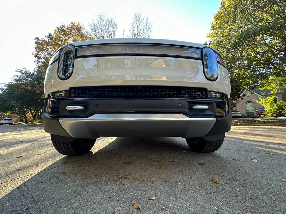 2023 Rivian R1S - Image 9 of 31