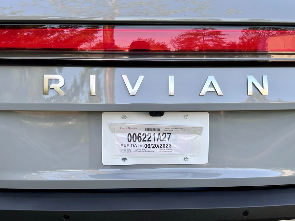 2023 Rivian R1S - Image 22 of 31