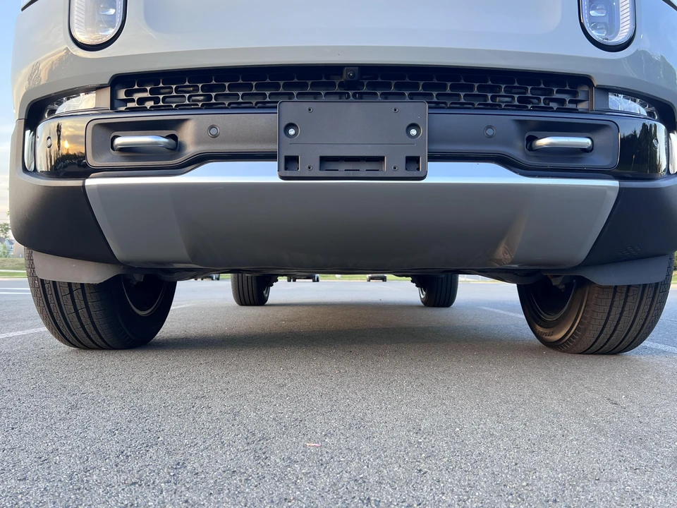 2023 Rivian R1S - Image 18 of 31