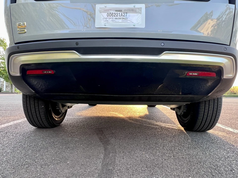 2023 Rivian R1S - Image 23 of 31