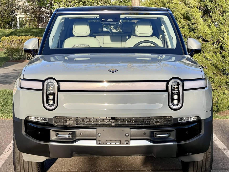 2023 Rivian R1S - Image 6 of 31