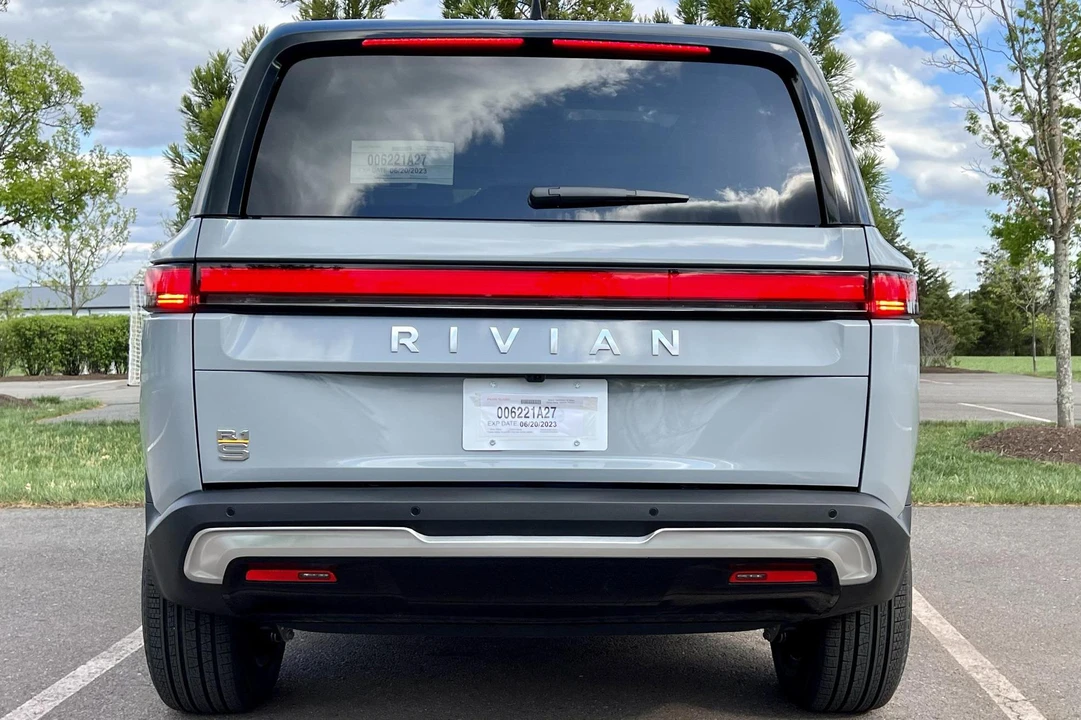 2023 Rivian R1S - Image 5 of 31