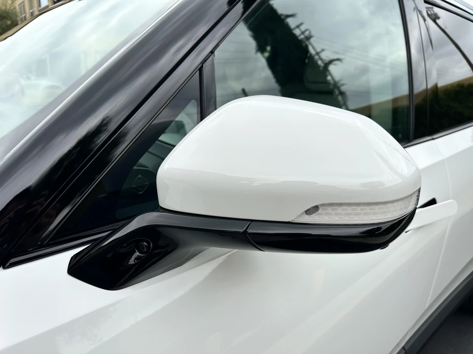 2023 Rivian R1S - Image 22 of 31