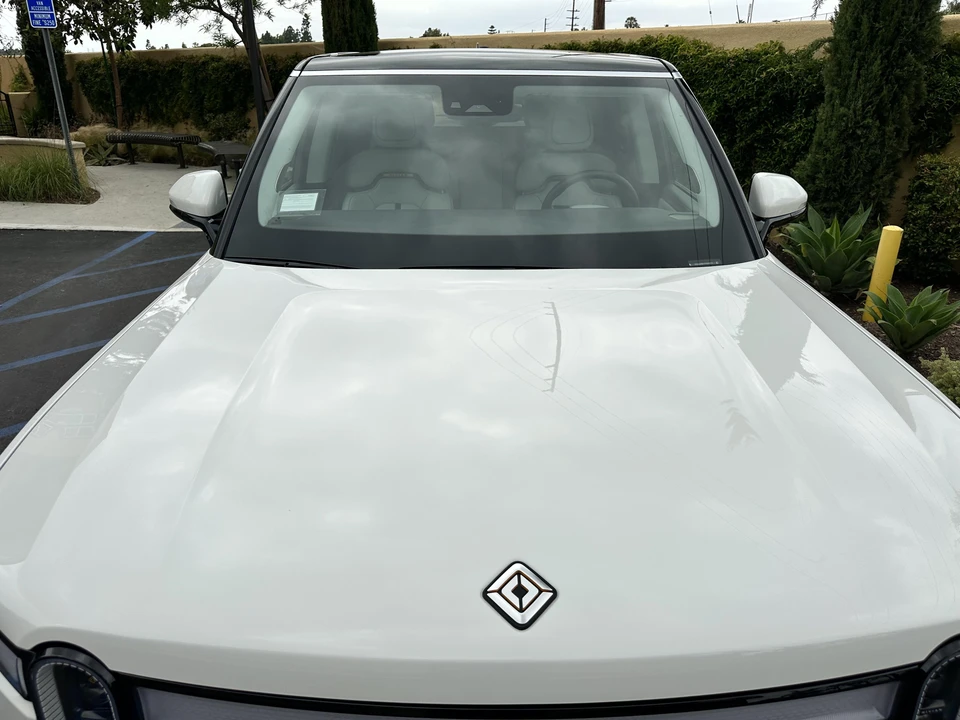 2023 Rivian R1S - Image 16 of 31