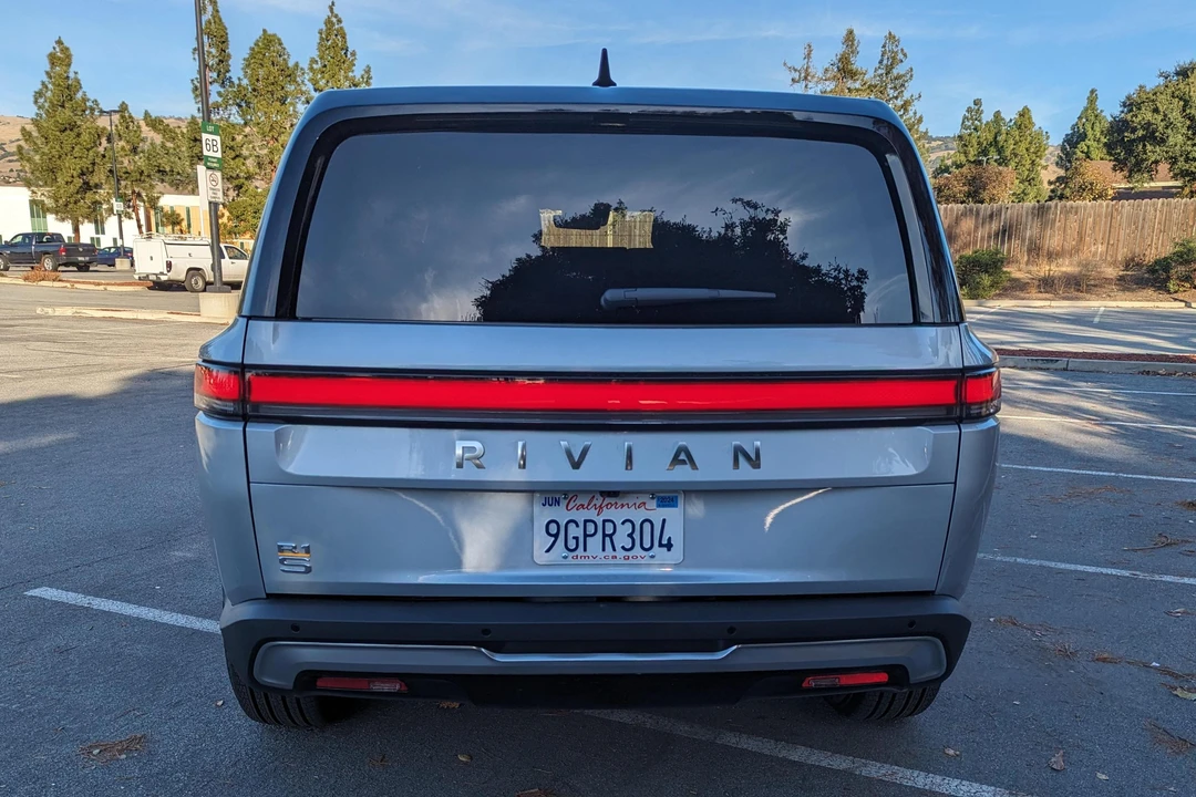 2023 Rivian R1S - Image 5 of 31