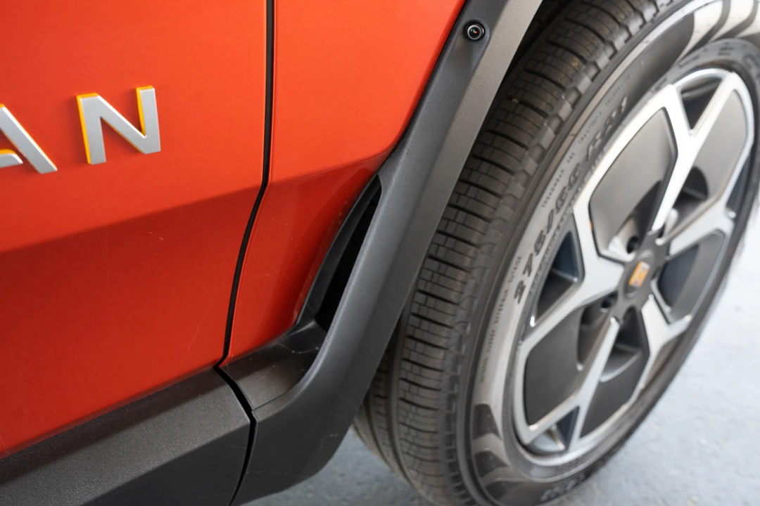 2023 Rivian R1S - Image 27 of 31