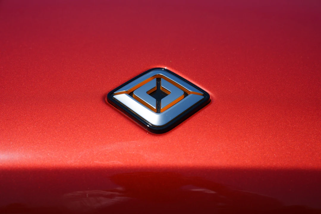 2023 Rivian R1S - Image 10 of 31