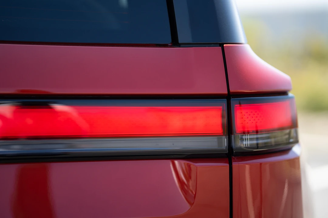 2023 Rivian R1S - Image 22 of 31