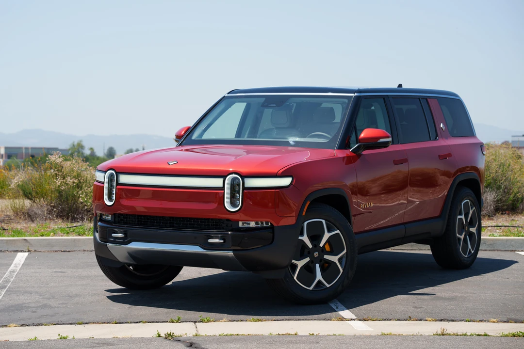 2023 Rivian R1S - Image 6 of 31