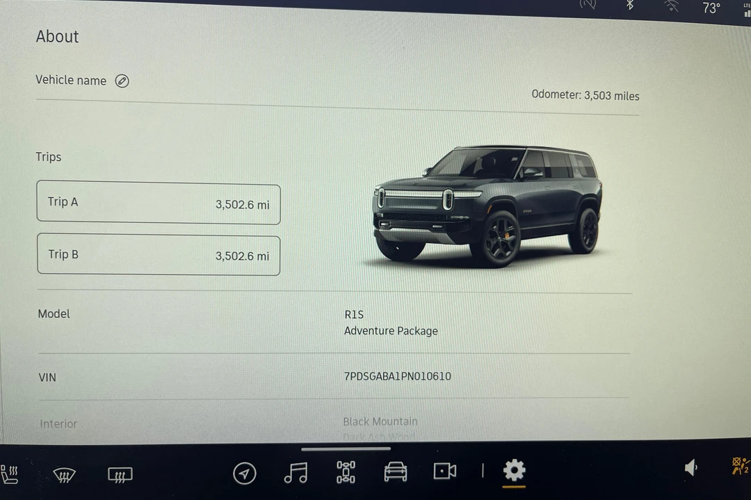 2023 Rivian R1S - Image 27 of 31