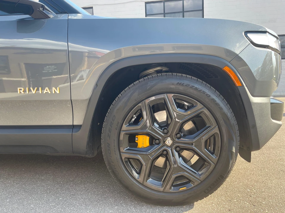 2023 Rivian R1S - Image 22 of 31