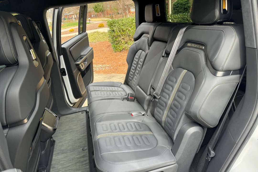 2023 Rivian R1S - Image 20 of 31