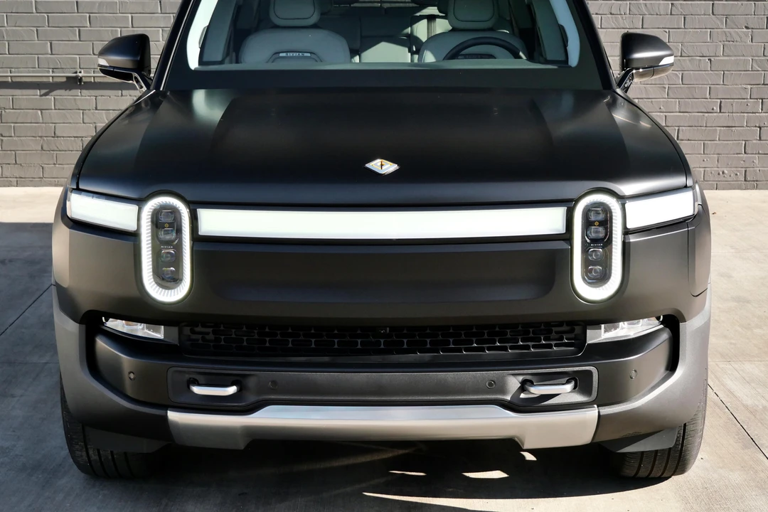 2023 Rivian R1S - Image 12 of 31