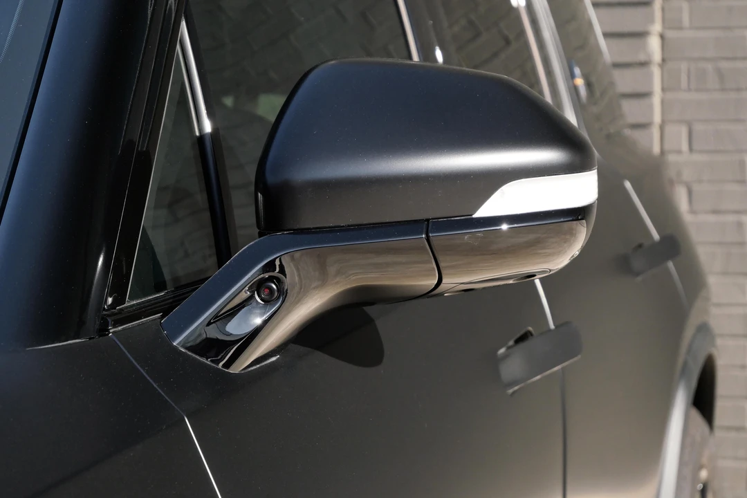 2023 Rivian R1S - Image 16 of 31