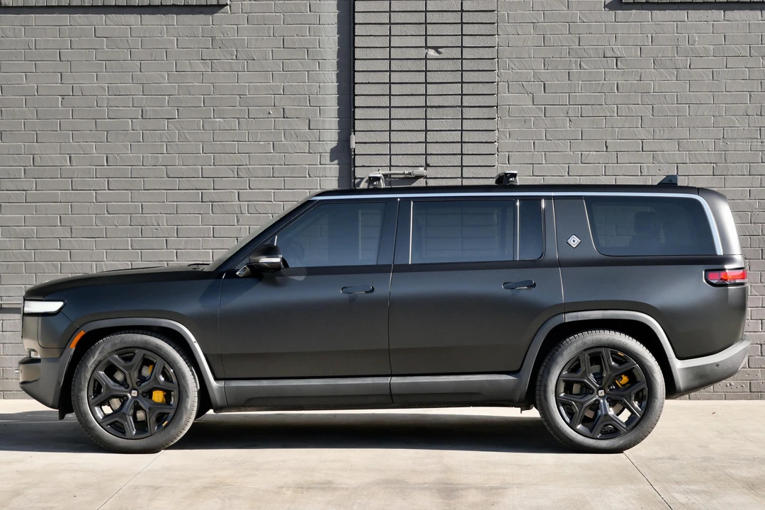 2023 Rivian R1S - Image 3 of 31