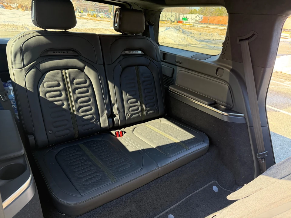 2023 Rivian R1S - Image 20 of 31