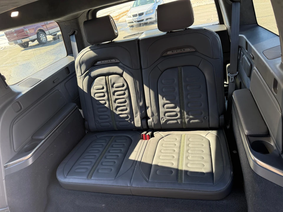 2023 Rivian R1S - Image 19 of 31
