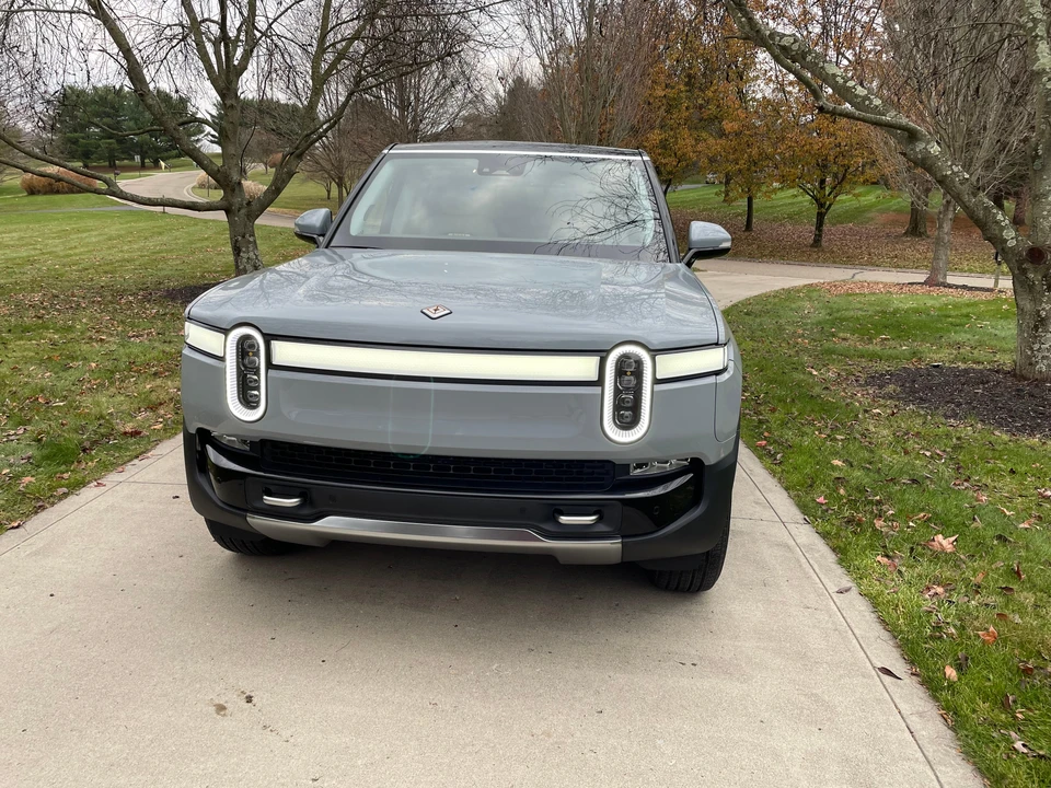 2023 Rivian R1S - Image 7 of 31