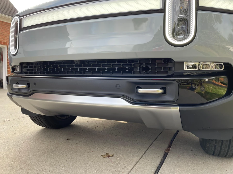 2023 Rivian R1S - Image 25 of 31