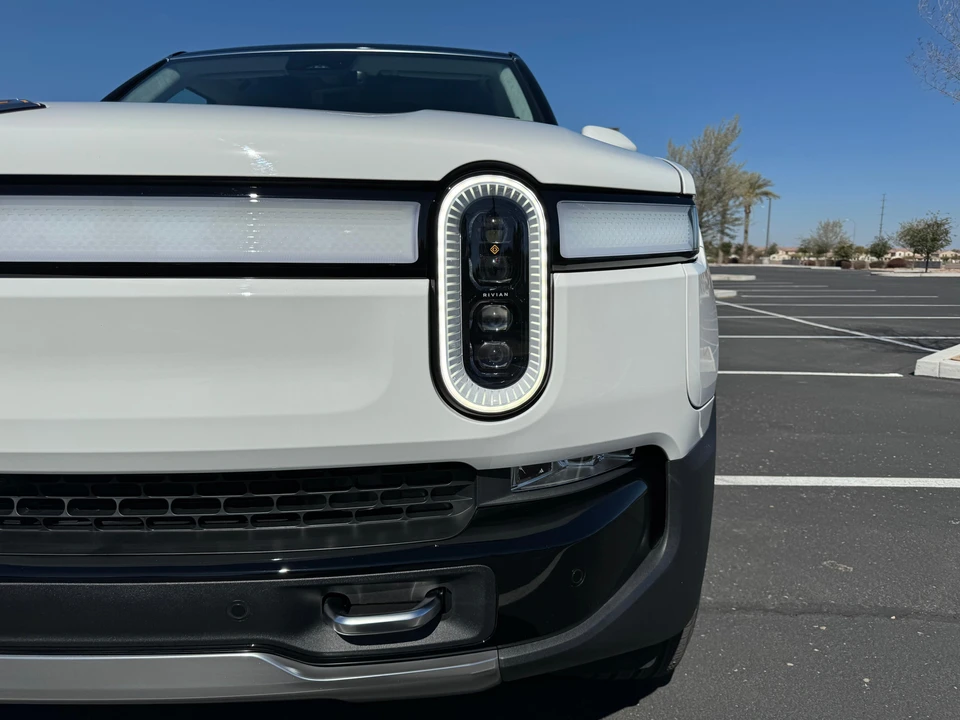 2023 Rivian R1S - Image 11 of 31