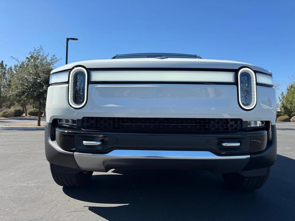 2023 Rivian R1S - Image 6 of 31
