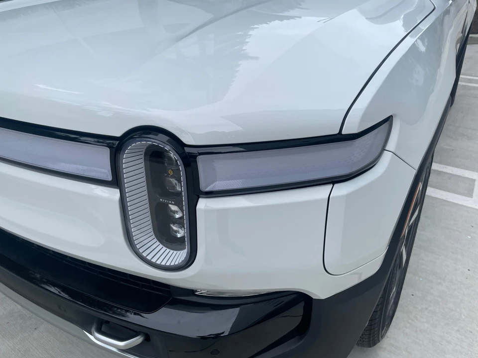 2023 Rivian R1S - Image 17 of 31