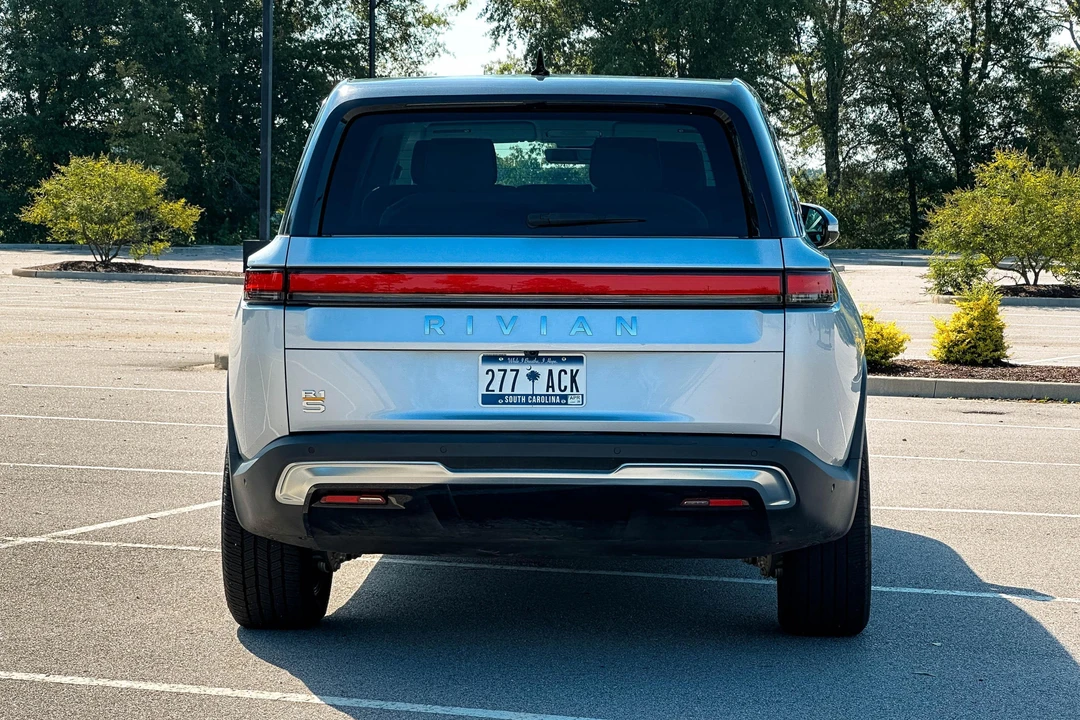 2023 Rivian R1S - Image 5 of 31