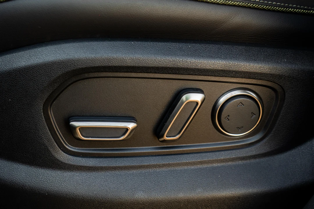 2023 Rivian R1S - Image 30 of 31