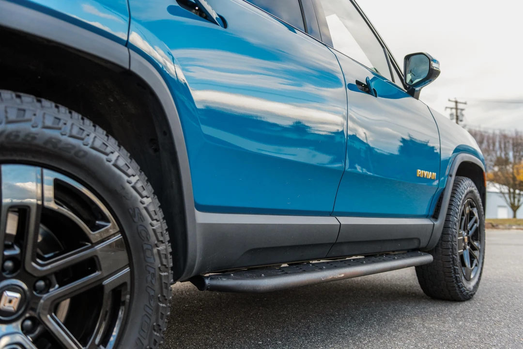 2023 Rivian R1S - Image 30 of 31