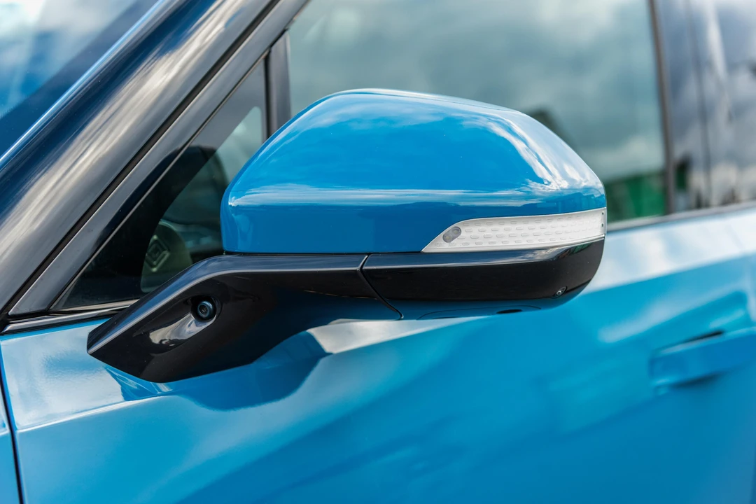 2023 Rivian R1S - Image 17 of 31