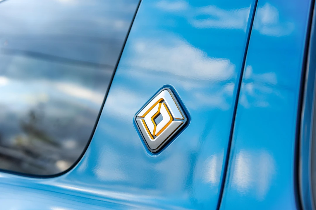 2023 Rivian R1S - Image 28 of 31